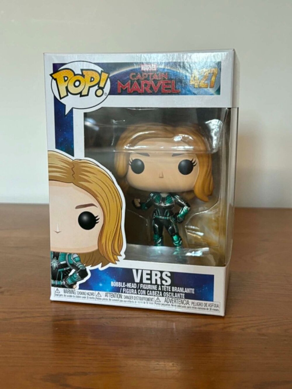 Funko Pop! Vers #427 | Captain Marvel | Marvel Vinyl Figure